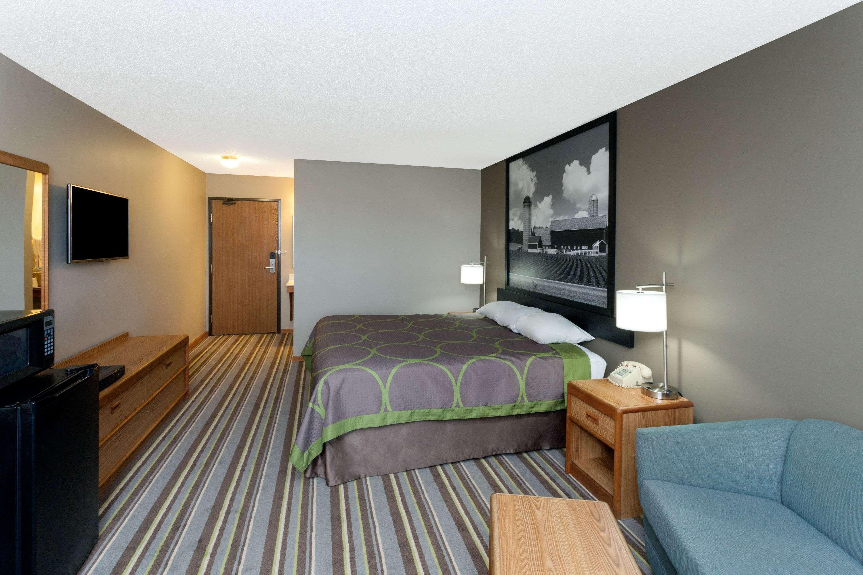 Hotel Super 8 By Wyndham Gilman Exterior foto